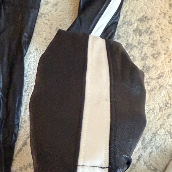 Spanx leather leggings with white side stripe - Picture 7 of 7